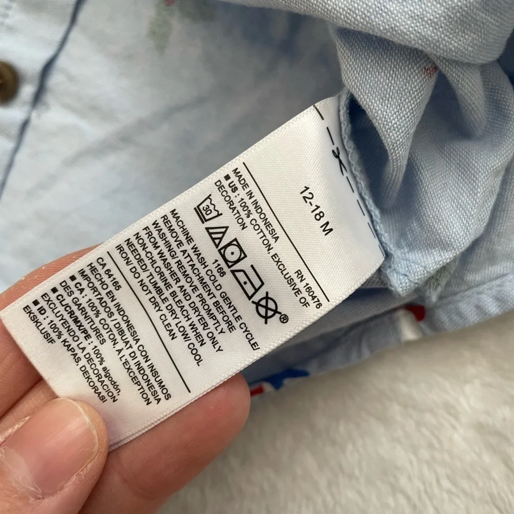 Old Navy Light Blue Holiday Shirt with Snowman Print 12-18 months